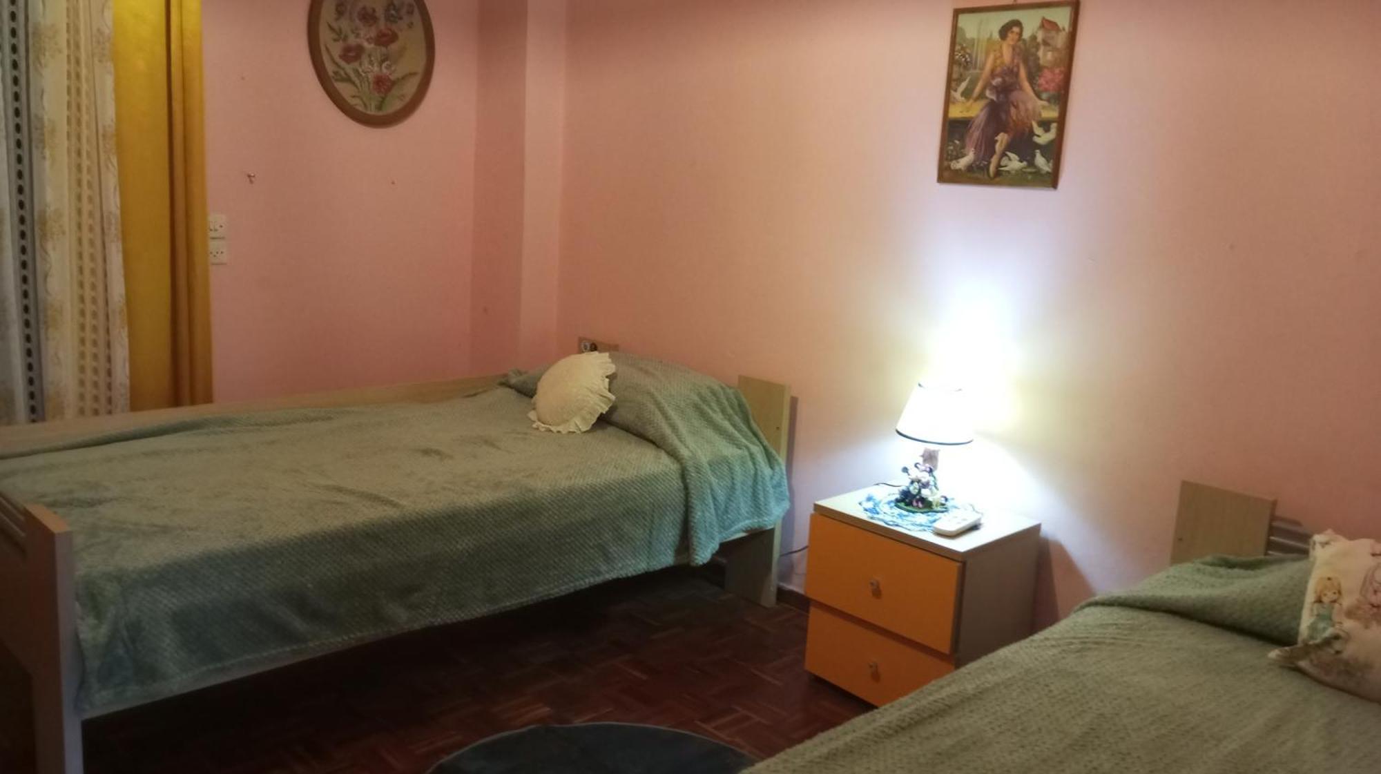 Apartment Des's House